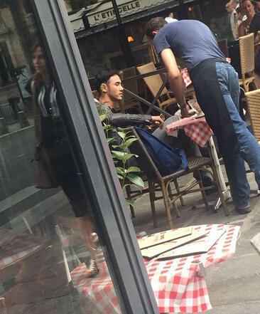 阮经天许玮甯同在巴黎游玩 纯属巧合？