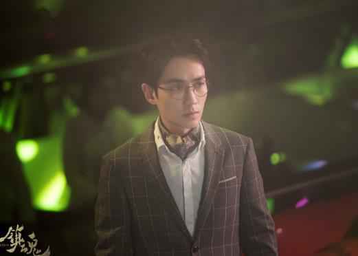 朱一龙粉丝破500万 录制弹唱视频献福利