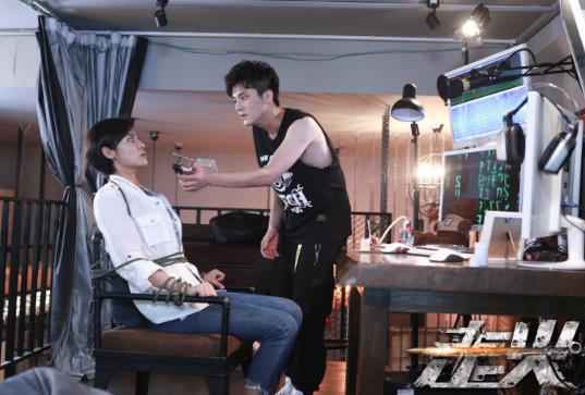 电视剧《走火》曝于毅王阳海报 正邪不两立胜负见分晓