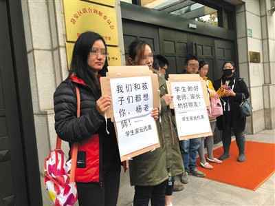 许嵩黄龄的新歌太敢了，真实事件远比歌词可怕，凶手外形酷似胡歌