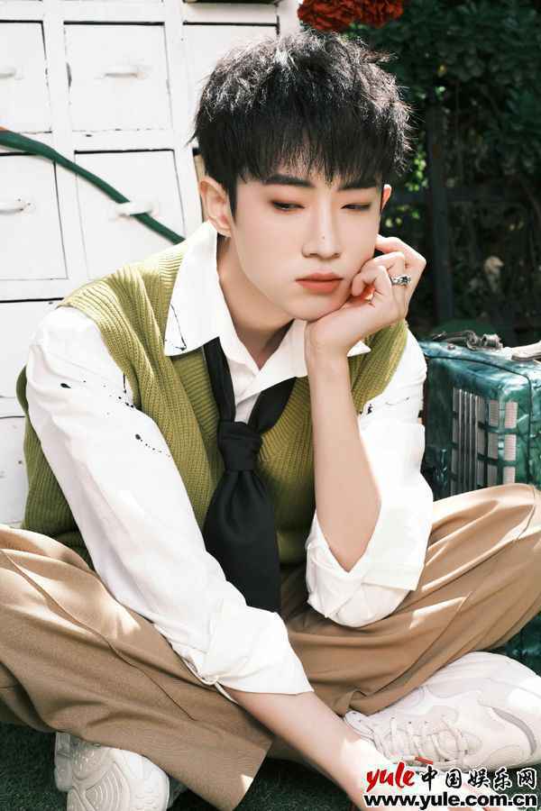 5~1 黄新淳新歌《Run Away》今日上线 声线温柔磁性动人