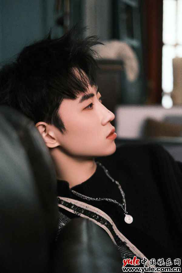 黄新淳新歌《Run Away》今日上线 声线温柔磁性动人