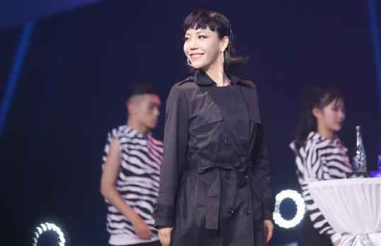 吴莫愁《新舞林大会》舞风曲风再突破 浪漫展现全新自我