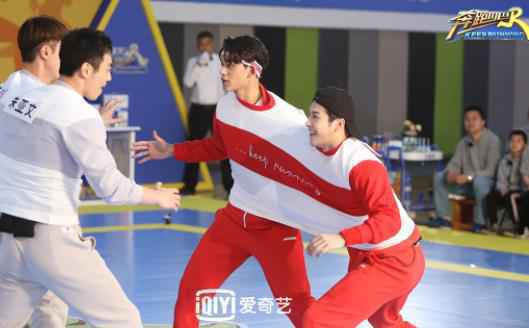 爱奇艺《奔跑吧》官鸿许凯撞脸同框 跑男团真实身高大揭秘