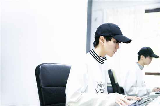 王俊凯谈演唱会“幽默三连”，“明言明语”又上线超欢乐