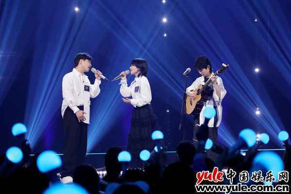 余佳运房东的猫实力同台 《谁是宝藏歌手》首现双揭名