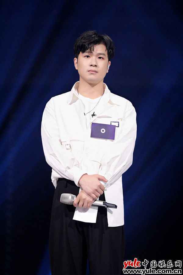 余佳运房东的猫实力同台 《谁是宝藏歌手》首现双揭名