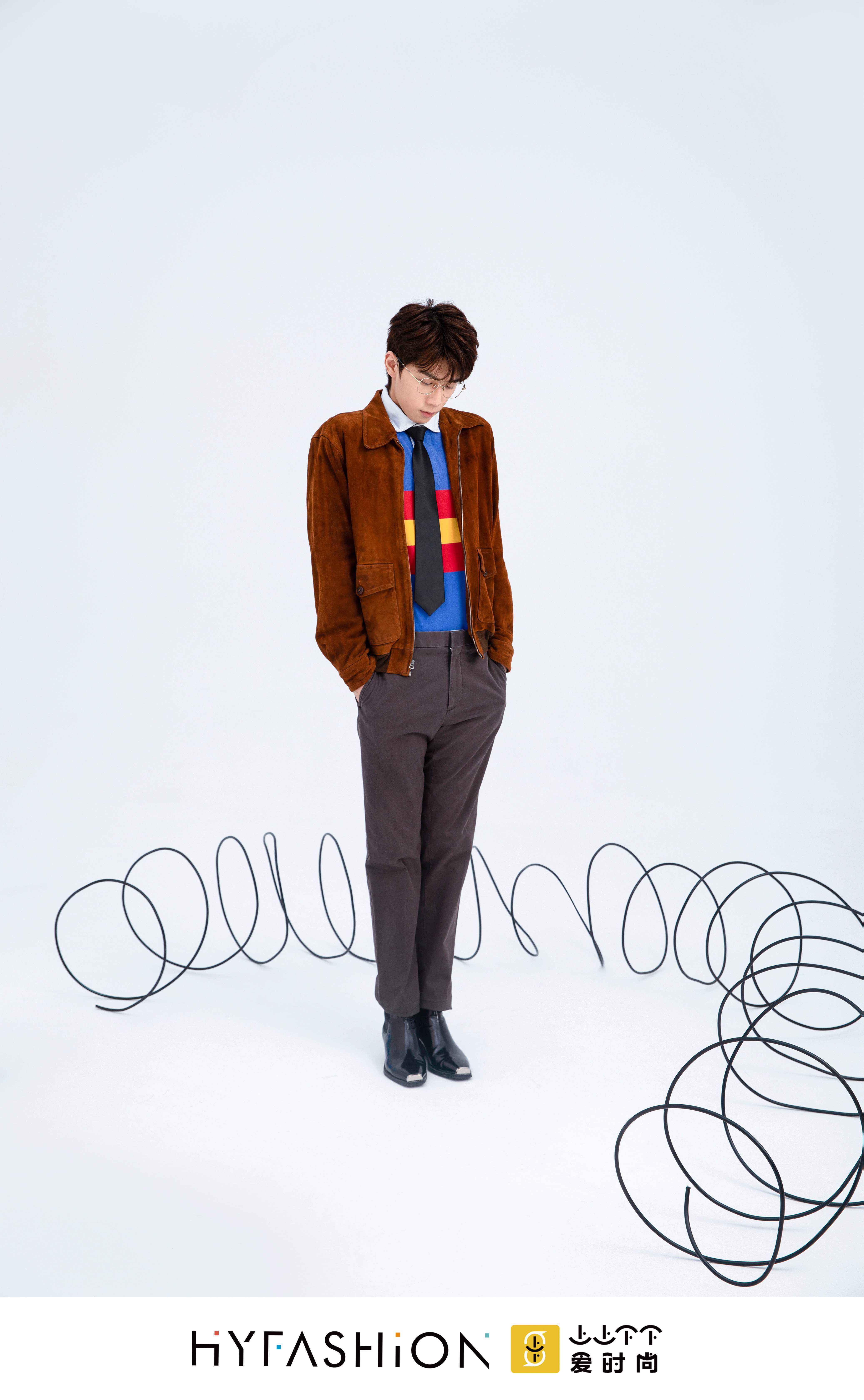 任宥纶最新大片曝光 活力气息肆意展现