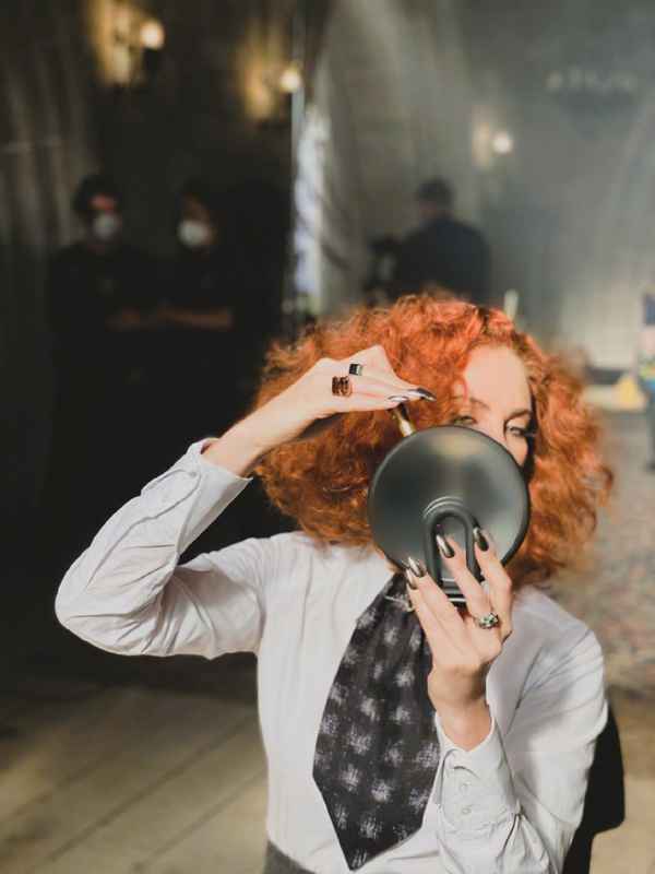 001VLpUfly1gqnhma2rdaj60u0140te202 查理兹塞隆新片《善恶学校》首曝剧照 与凯丽华盛顿等合作主演