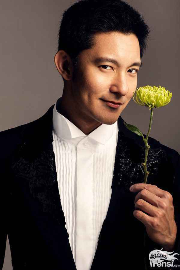 立威廉最新广告大片 演绎柔情玫瑰诱惑