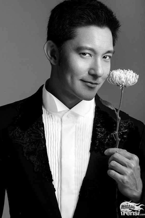 立威廉最新广告大片 演绎柔情玫瑰诱惑