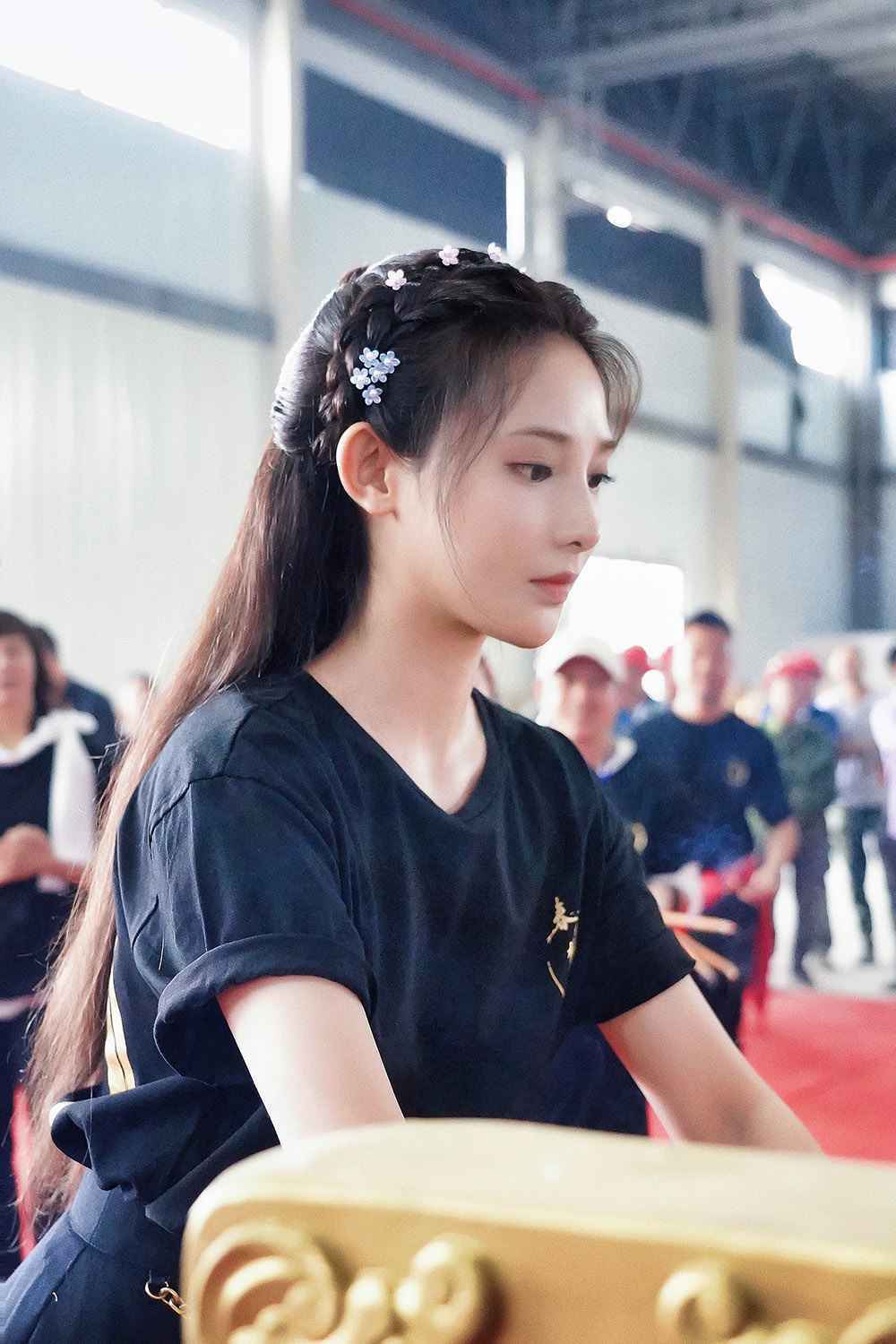 彭小苒新剧《春闺梦里人》开机 演绎“天才少女”期待值拉满