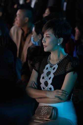 国际影后刘嘉玲、演员朱珠齐聚缦合·北京，缦园大秀星光熠熠