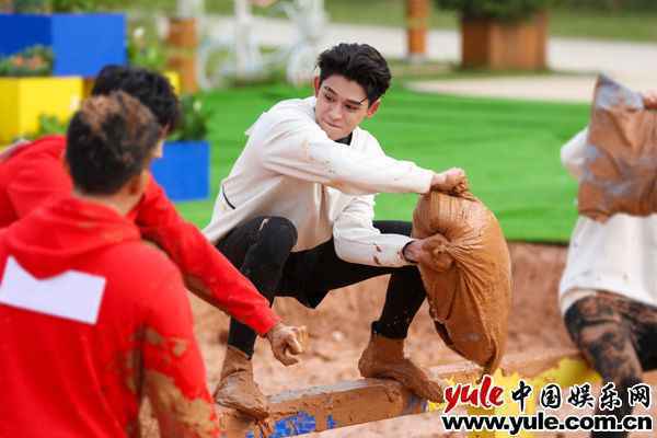 《奔跑吧9》收视五连冠!全员跑进“动物世界”,倡导低碳环保理念