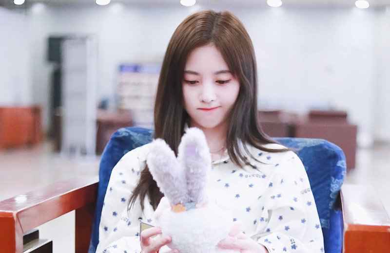 《朋友请听好》谁注意到了鞠婧祎的杯子，网友：养生