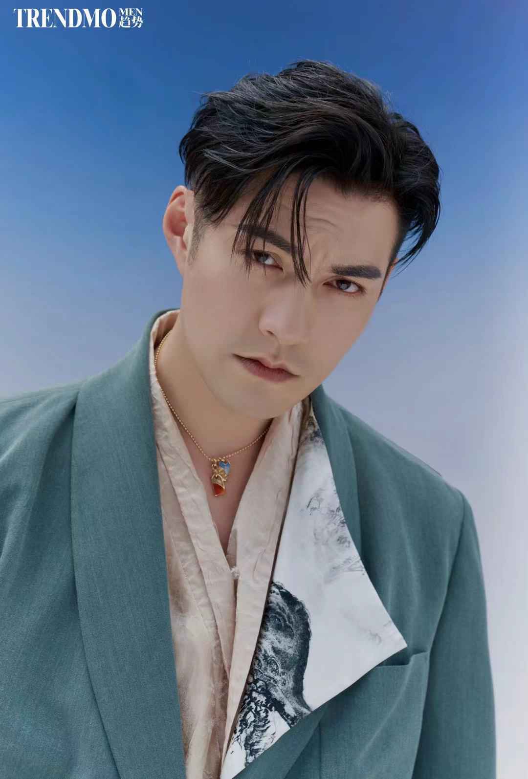 521心动狙击！严屹宽登杂志封面演绎国风大片再现侧颜杀