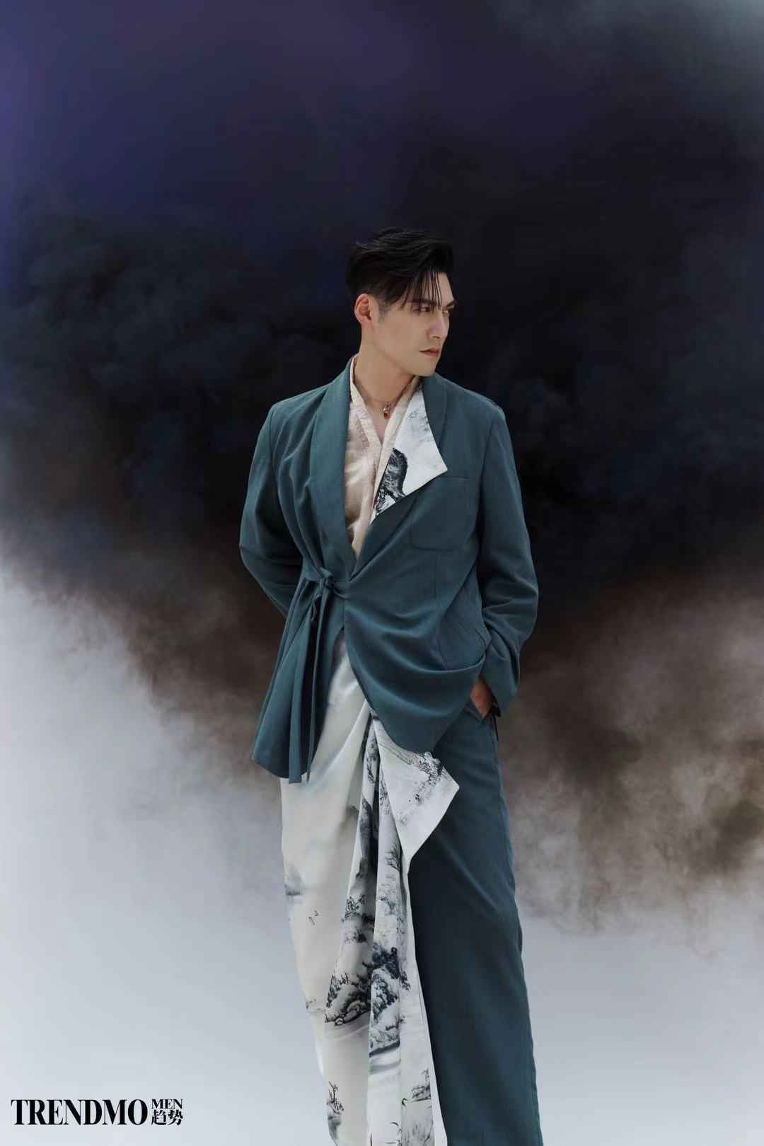 521心动狙击！严屹宽登杂志封面演绎国风大片再现侧颜杀