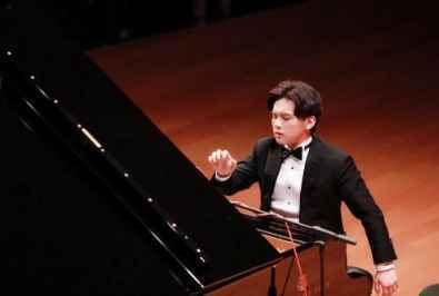 陈光标：“光盘行动”首发原创新歌《吃光光》