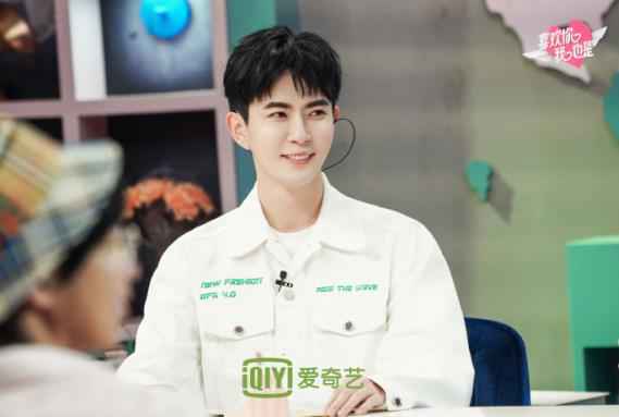 《喜欢你我也是》张绍刚在线点名于朦胧答题 朱星杰自曝情伤往事