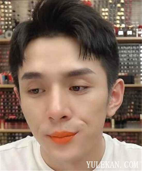 李佳琦直播为什么表情逐渐凝固？再次翻车是怎么回事？