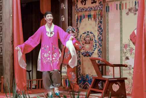 常远加盟《穿越吧》笑料不断 擂台表演展京剧精髓