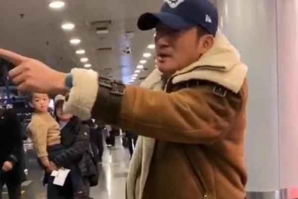 张含韵遭遇低俗代拍 被吓退直喊