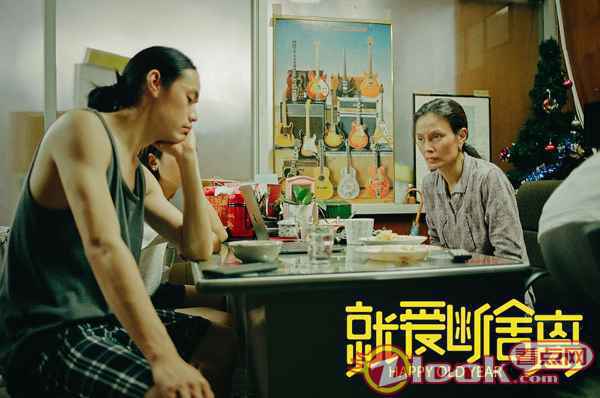 对过去念念不忘的母亲 电影《就爱断舍离》定档6月18日 《天才枪手》高级脸女学霸斩断过往