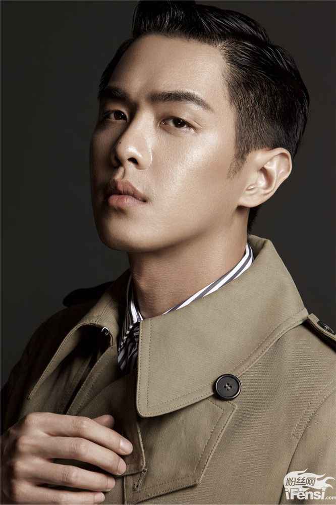 张若昀成穿衣范本 复古造型绅士儒雅