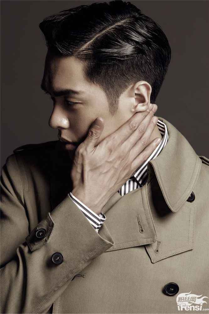 张若昀成穿衣范本 复古造型绅士儒雅