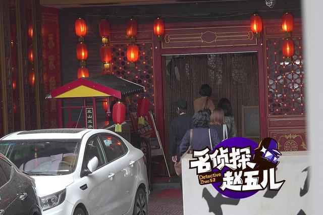 窦靖童染回黑发 变成乖巧好少年