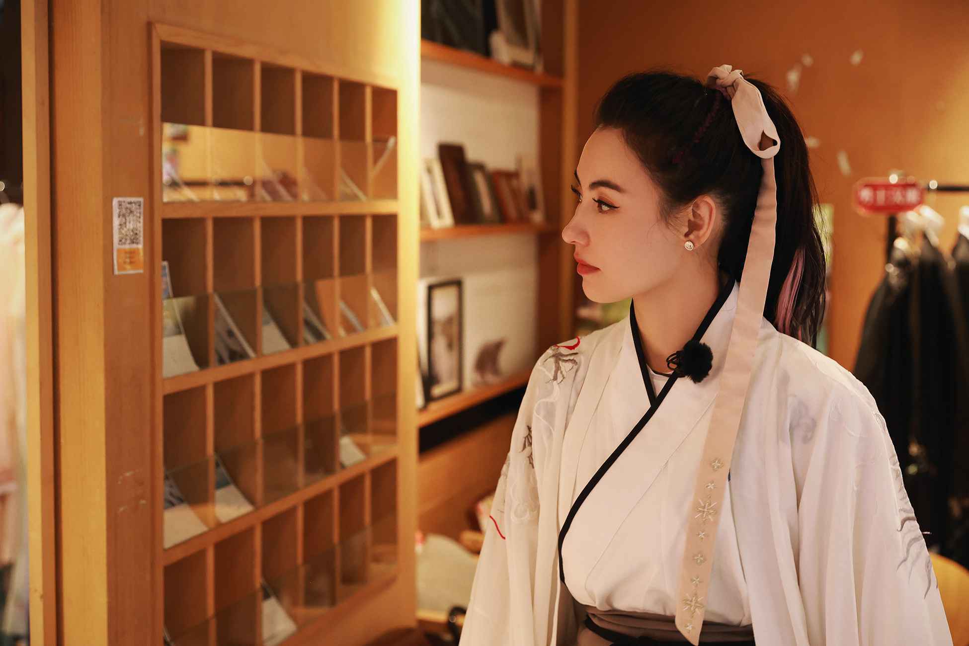 张柏芝再扮古装造型 清丽惊艳梦回《河东狮吼》