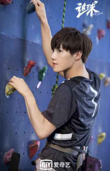 《追球》全员cp!李汶翰“柠檬精”附体 张智尧阿拉蕾雨中飙戏演技爆发