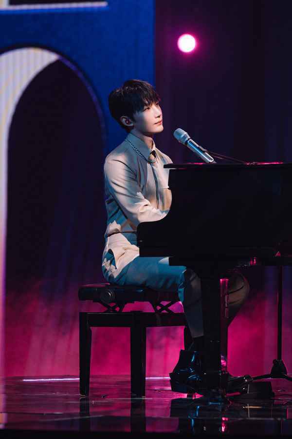 “子弹没有芯”CORSAK胡梦周新歌发行！直指言语暴力