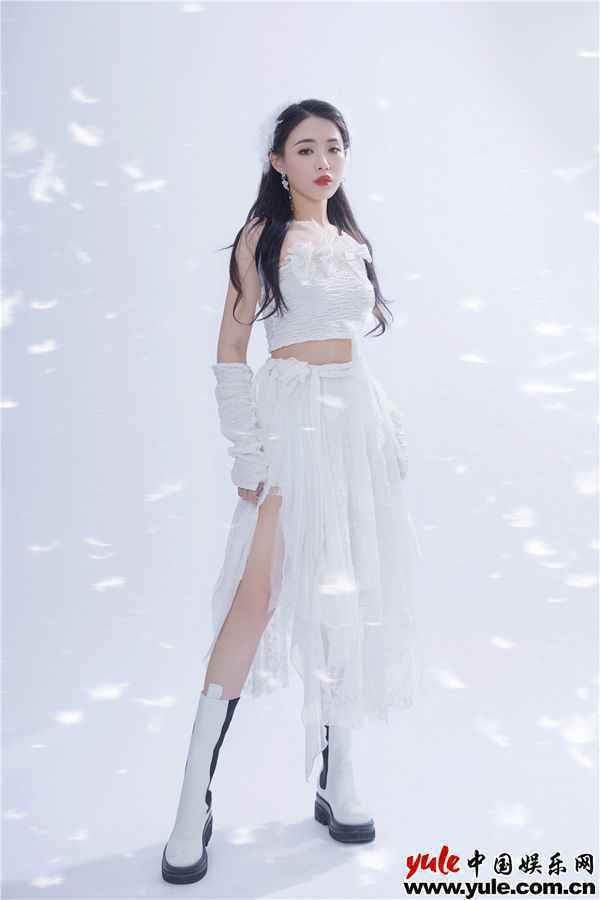 《金曲青春》SNH48带来治愈版《追光者》 诉说逐梦心声