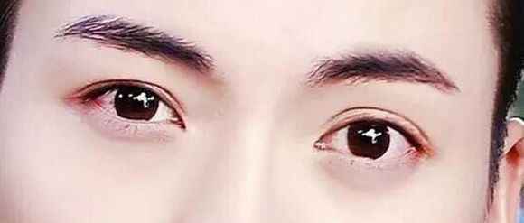 陈伟霆他的眼神里有千万日月星辰(组图)