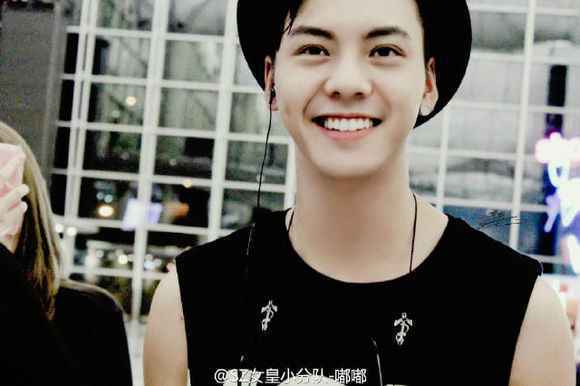 陈伟霆他的眼神里有千万日月星辰(组图)