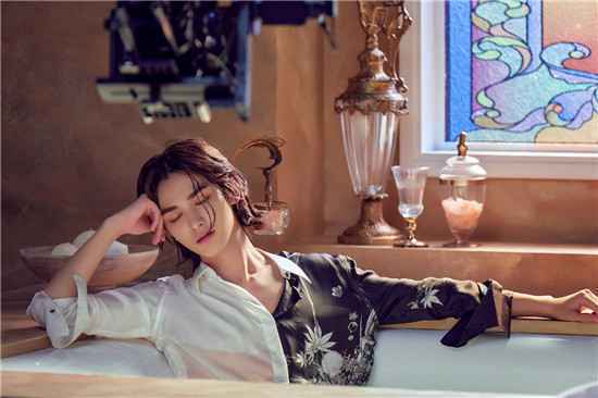 朱正廷挑战英伦长发造型,新歌《Flip》绝美MV即将来袭