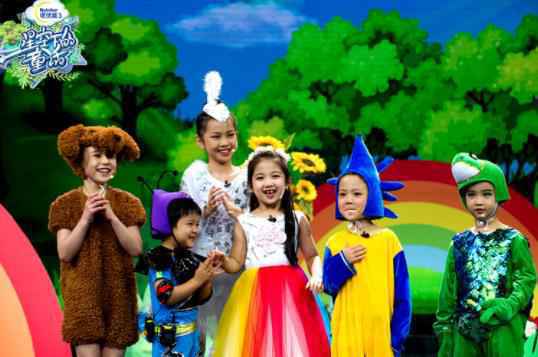 《星空下的童话》姚弛首次分享育儿观 李晟仙女裙超惊艳