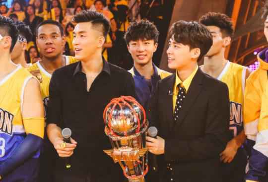 李易峰获得最具篮球聚力值艺人榜第一 身体力行推广篮球文化