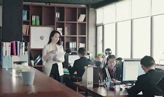 胡影怡《合伙人》搭档朱亚文 最美特助昨日上线