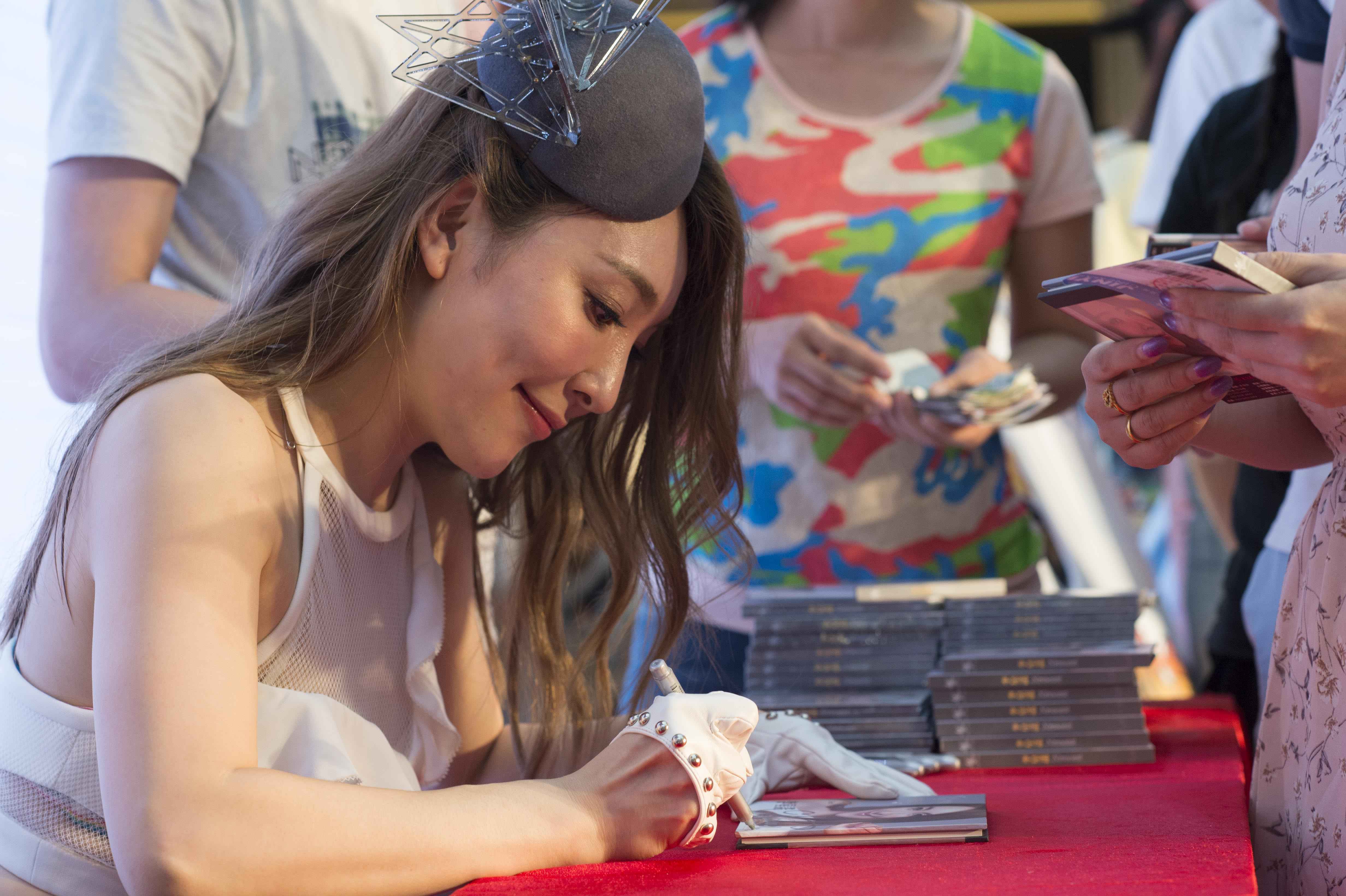 NO.5 魔舞女孩李星诺携新专辑火热登场