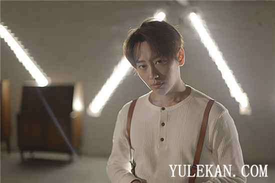 魏巡首张专辑《我的光》:拒绝刻板 绽放唱作人光芒