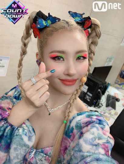 宣美SOLO新歌《LALALAY》红到连舞者都有Fancam直拍了!