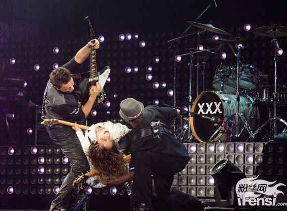 邓紫棋X.X.X.LIVE内地巡演北京完美收官