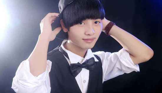 抖音哦必哎爸辛博勒爸辛博勒是什么歌？