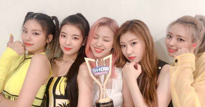 ITZY 蝉联《Show Champion》冠军 再创「连三冠」纪录!
