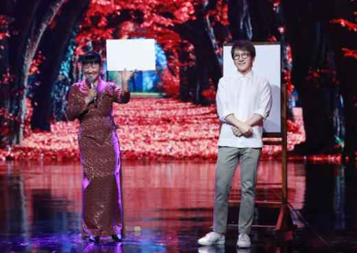 刘谦登央视《春华秋实》教师节晚会 创新魔术思维引惊喜