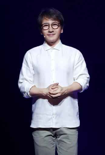 刘谦登央视《春华秋实》教师节晚会 创新魔术思维引惊喜