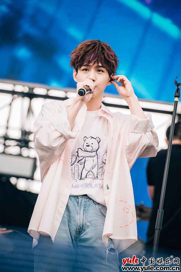 徐子未音乐节首秀落幕 连唱四首展现vocal实力