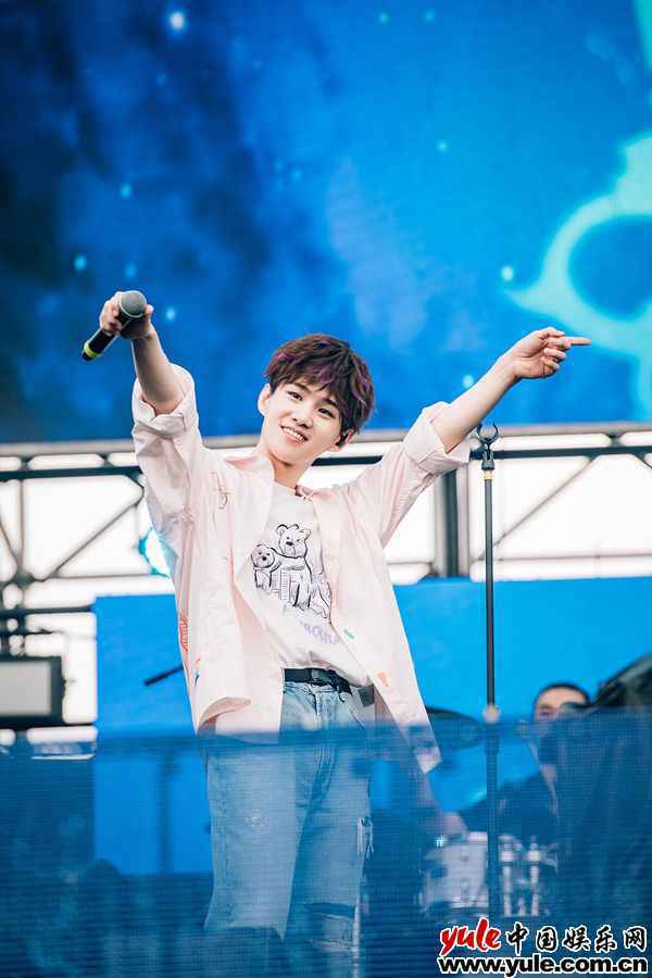 徐子未音乐节首秀落幕 连唱四首展现vocal实力